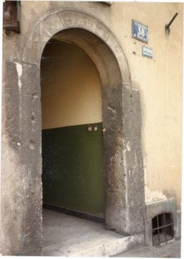 Trace of a mezuzah in a doorway, Kazimierz 1986
